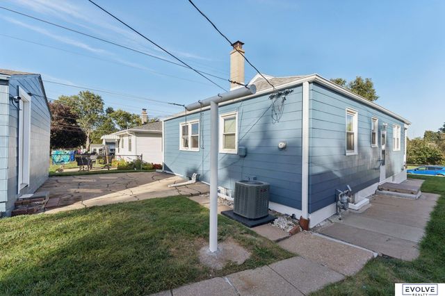 4106 S 40th Avenue, Omaha, NE 68107