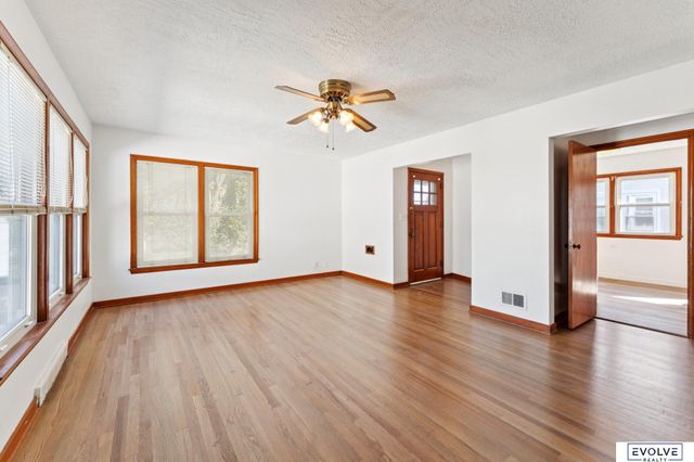 4106 S 40th Avenue, Omaha, NE 68107