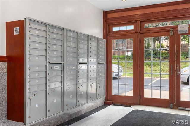 3450 Russell Boulevard, St Louis, MO 63104