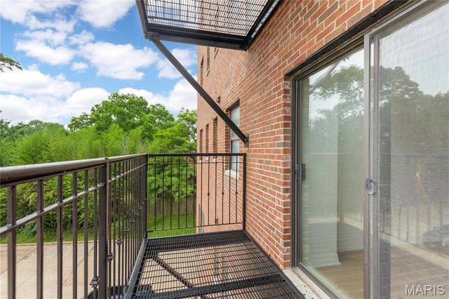 3450 Russell Boulevard, St Louis, MO 63104