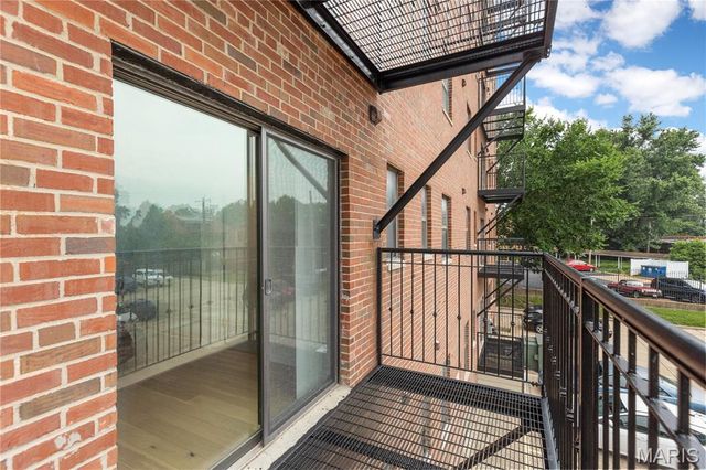 3450 Russell Boulevard, St Louis, MO 63104