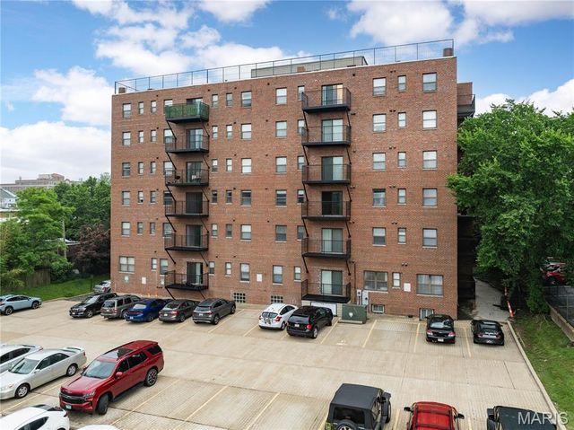 3450 Russell Boulevard, St Louis, MO 63104