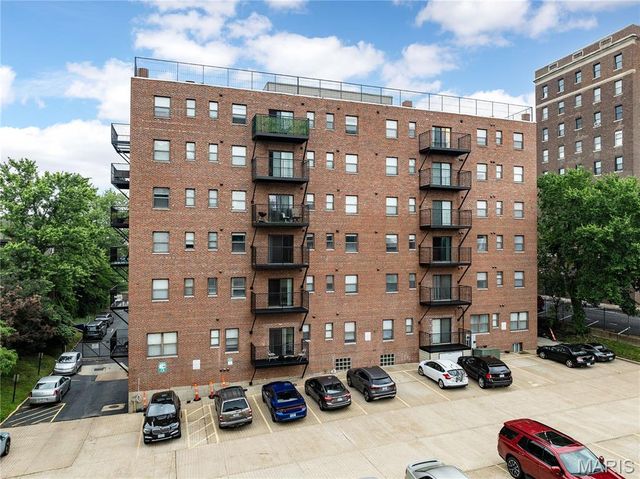 3450 Russell Boulevard, St Louis, MO 63104