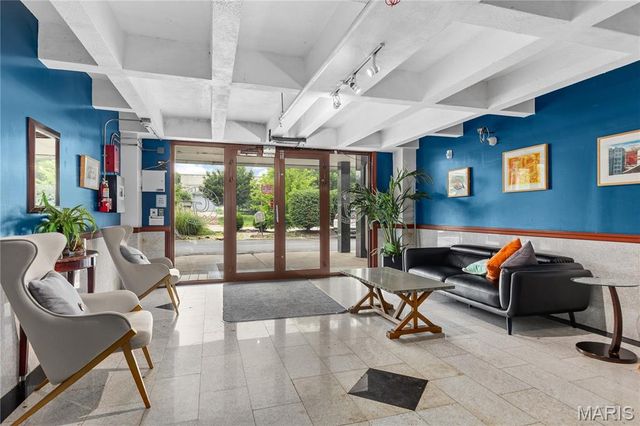 3450 Russell Boulevard, St Louis, MO 63104