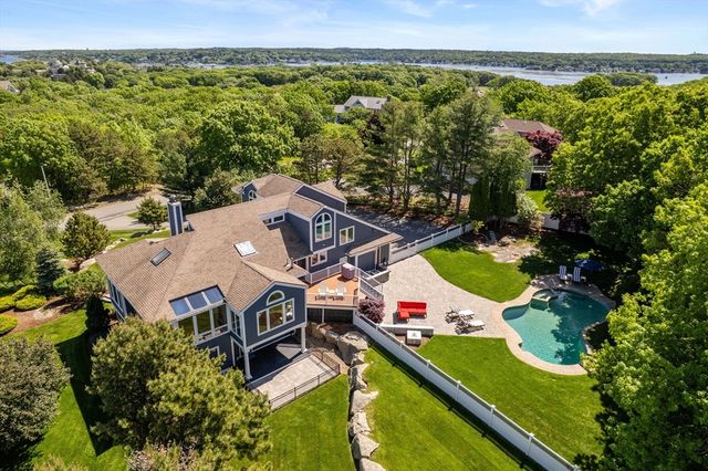 8 Schooner Ridge, Gloucester, MA 01930