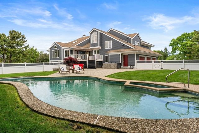 8 Schooner Ridge, Gloucester, MA 01930