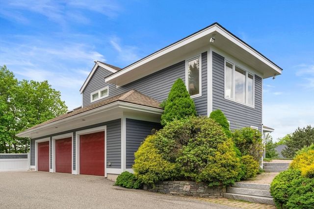 8 Schooner Ridge, Gloucester, MA 01930