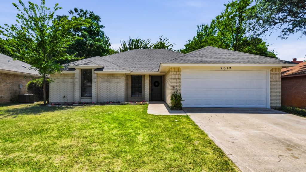 2612 Carten Street, Fort Worth, TX 76112