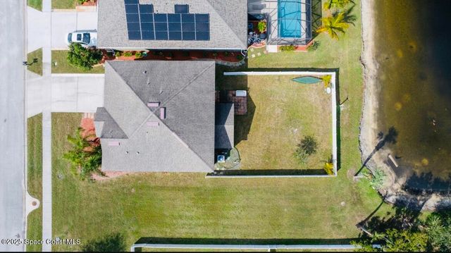 2347 Snapdragon Drive NW, Palm Bay, FL 32907