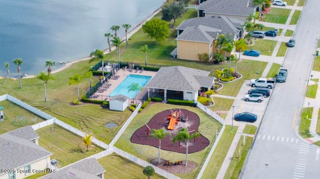 2347 Snapdragon Drive NW, Palm Bay, FL 32907