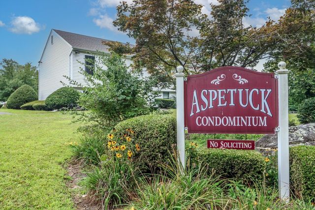 68 Aspetuck Village 68, New Milford, CT 06776