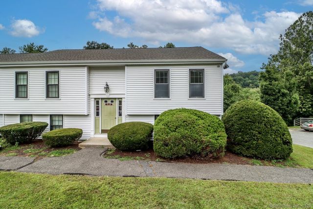 68 Aspetuck Village 68, New Milford, CT 06776