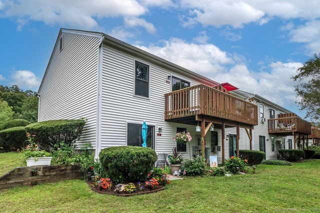 68 Aspetuck Village 68, New Milford, CT 06776