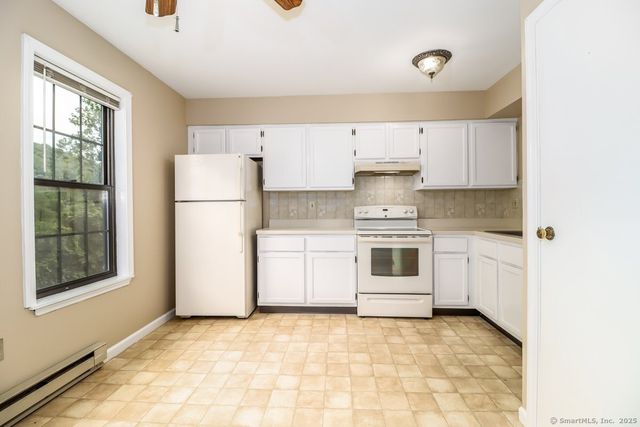 68 Aspetuck Village 68, New Milford, CT 06776