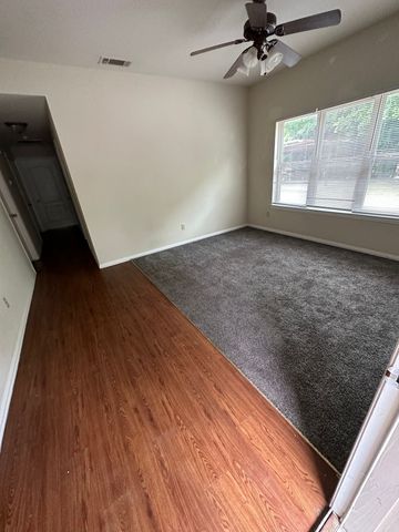 228 S Line Street 103, Weatherford, TX 76086