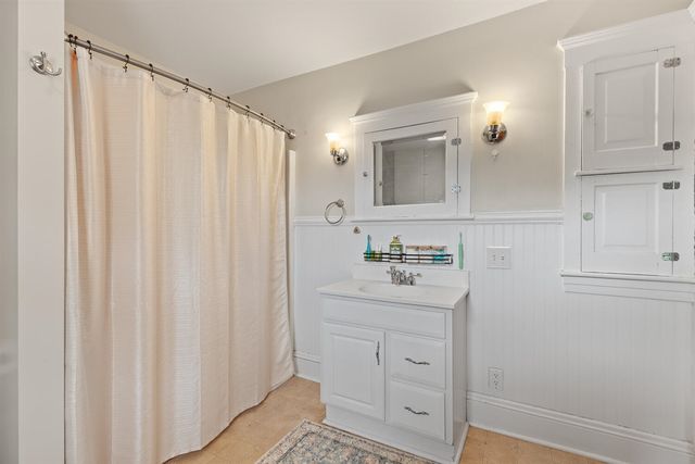 607 Harwood Street, Jackson, MI 49203