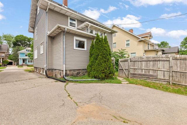 607 Harwood Street, Jackson, MI 49203