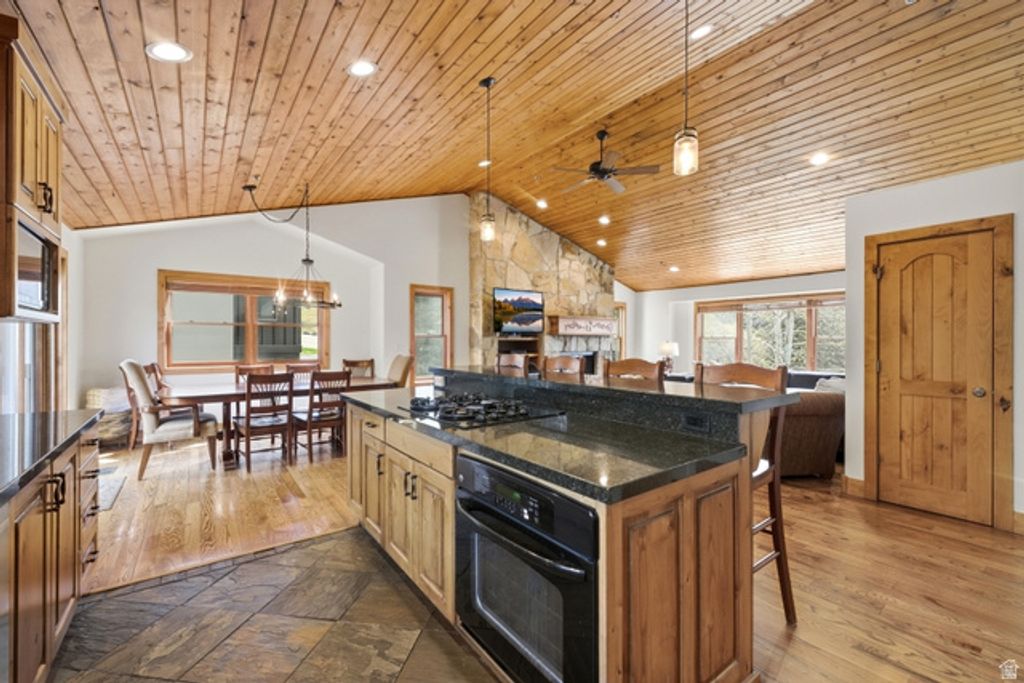 Image 7 of property listing at 2146 FENCHURCH DR #28, Park City, UT 84060