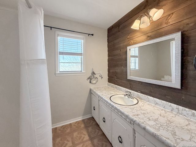 231 Vip, Canyon Lake, TX 78133