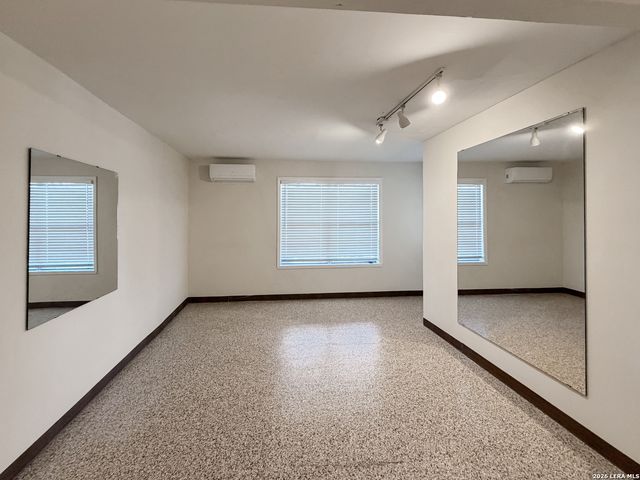 231 Vip, Canyon Lake, TX 78133