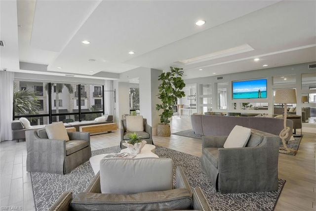 1035 3rd AVE S 201, Naples, FL 34102