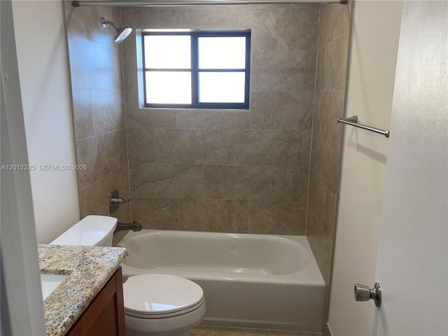 13711 SW 84th St A, Miami, FL 33183