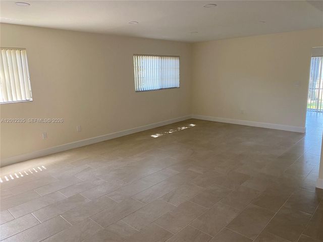 13711 SW 84th St A, Miami, FL 33183