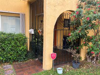 13711 SW 84th St A, Miami, FL 33183