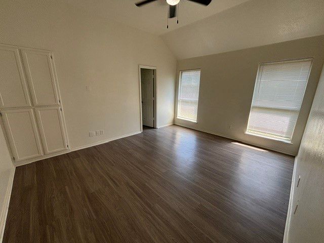 517 Meadowcrest Drive, Burleson, TX 76028