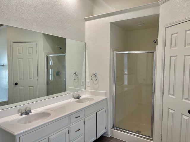 517 Meadowcrest Drive, Burleson, TX 76028