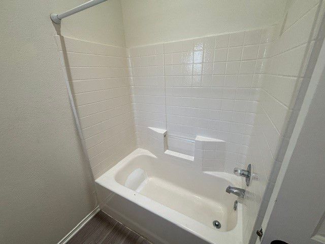 517 Meadowcrest Drive, Burleson, TX 76028