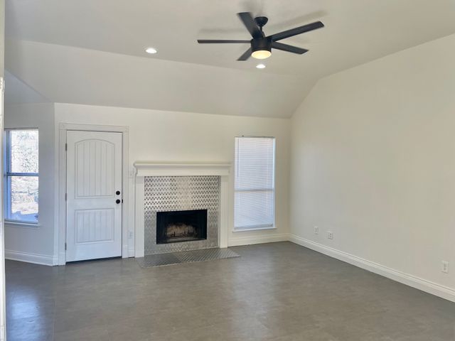517 Meadowcrest Drive, Burleson, TX 76028