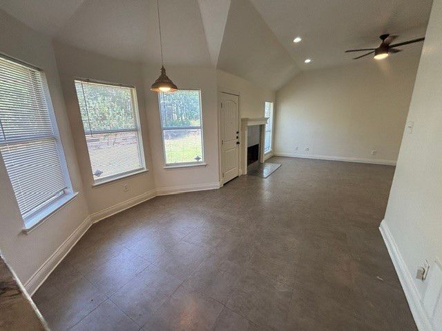 517 Meadowcrest Drive, Burleson, TX 76028