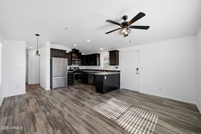 1452 W 4TH Avenue, Apache Junction, AZ 85120