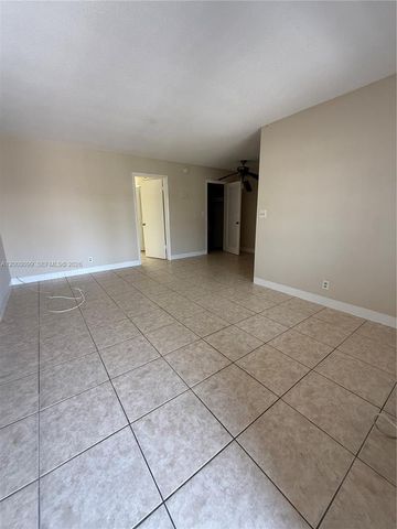 1211 NE 23rd Avenue 2, Pompano Beach, FL 33062