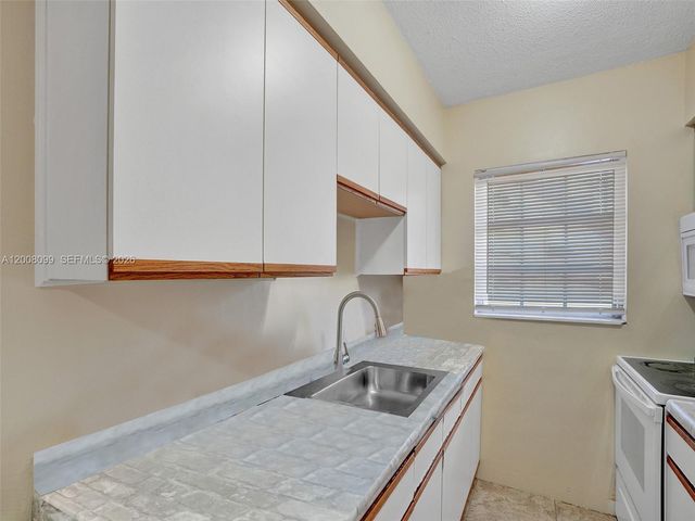 1211 NE 23rd Avenue 2, Pompano Beach, FL 33062
