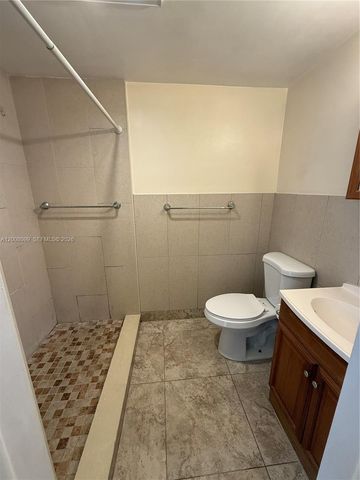 1211 NE 23rd Avenue 2, Pompano Beach, FL 33062