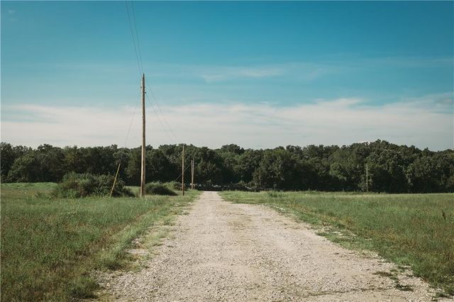 809 SE 600th Road, Knob Noster, MO 65336