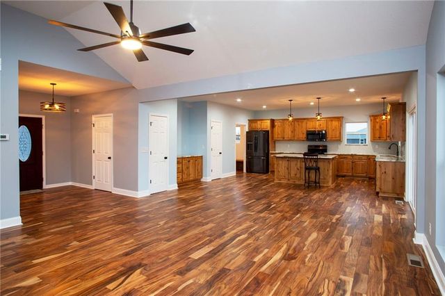 809 SE 600th Road, Knob Noster, MO 65336