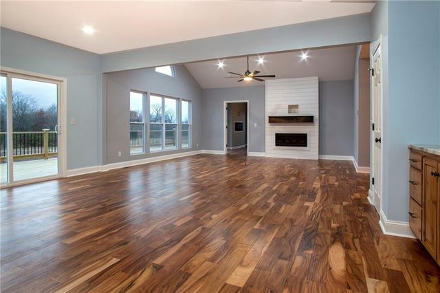 809 SE 600th Road, Knob Noster, MO 65336