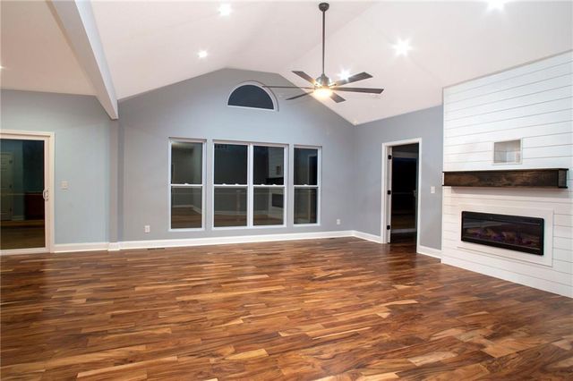 809 SE 600th Road, Knob Noster, MO 65336