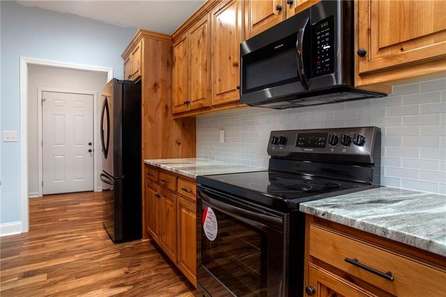 809 SE 600th Road, Knob Noster, MO 65336