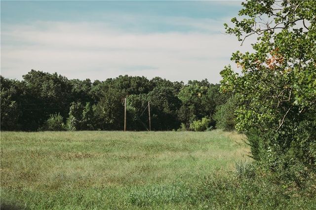 809 SE 600th Road, Knob Noster, MO 65336