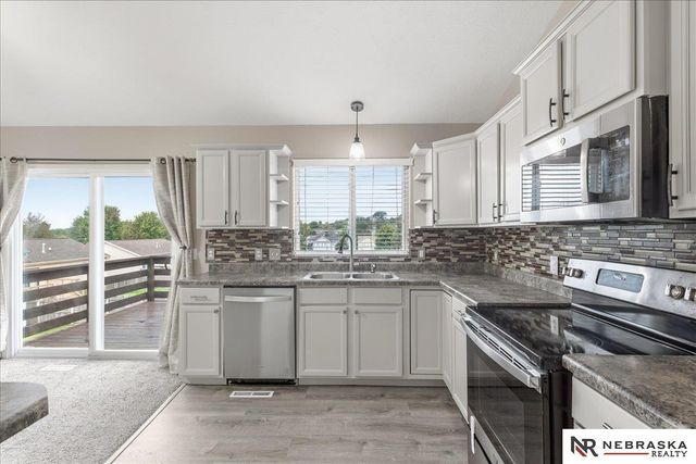 7412 N 74th Street, Omaha, NE 68122