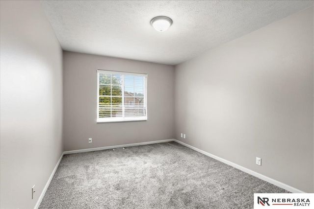 7412 N 74th Street, Omaha, NE 68122