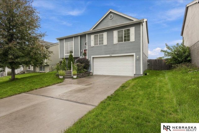 7412 N 74th Street, Omaha, NE 68122