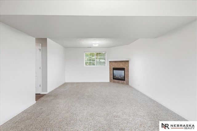 7412 N 74th Street, Omaha, NE 68122