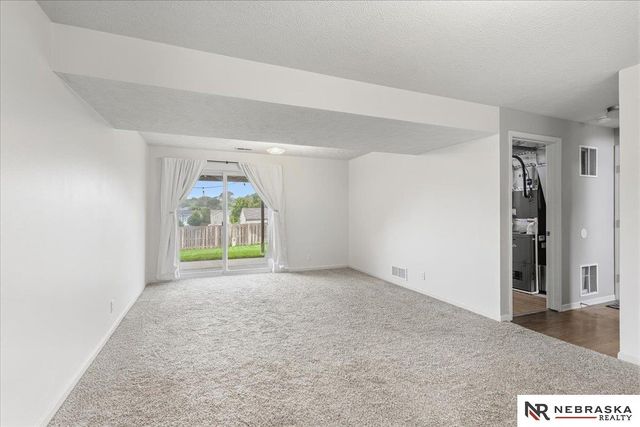 7412 N 74th Street, Omaha, NE 68122