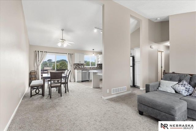 7412 N 74th Street, Omaha, NE 68122