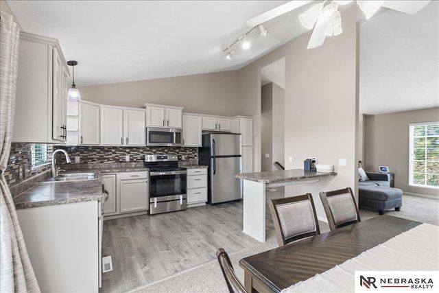 7412 N 74th Street, Omaha, NE 68122